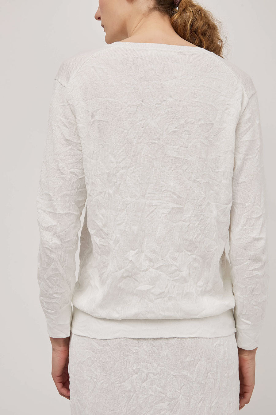 Black Crane Crinkled Summer Knit in White