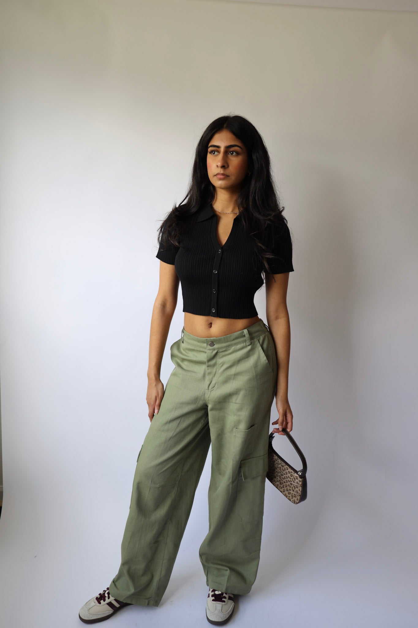 Ribbed Collar Crop Top