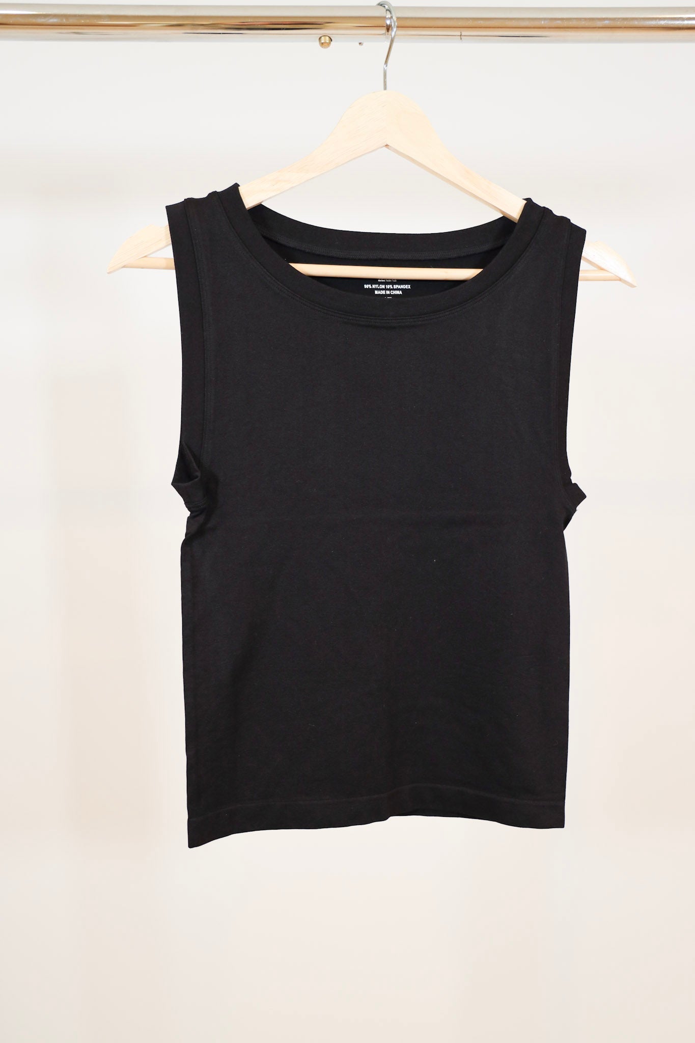 Cropped Seamless Round Neck Tank Top