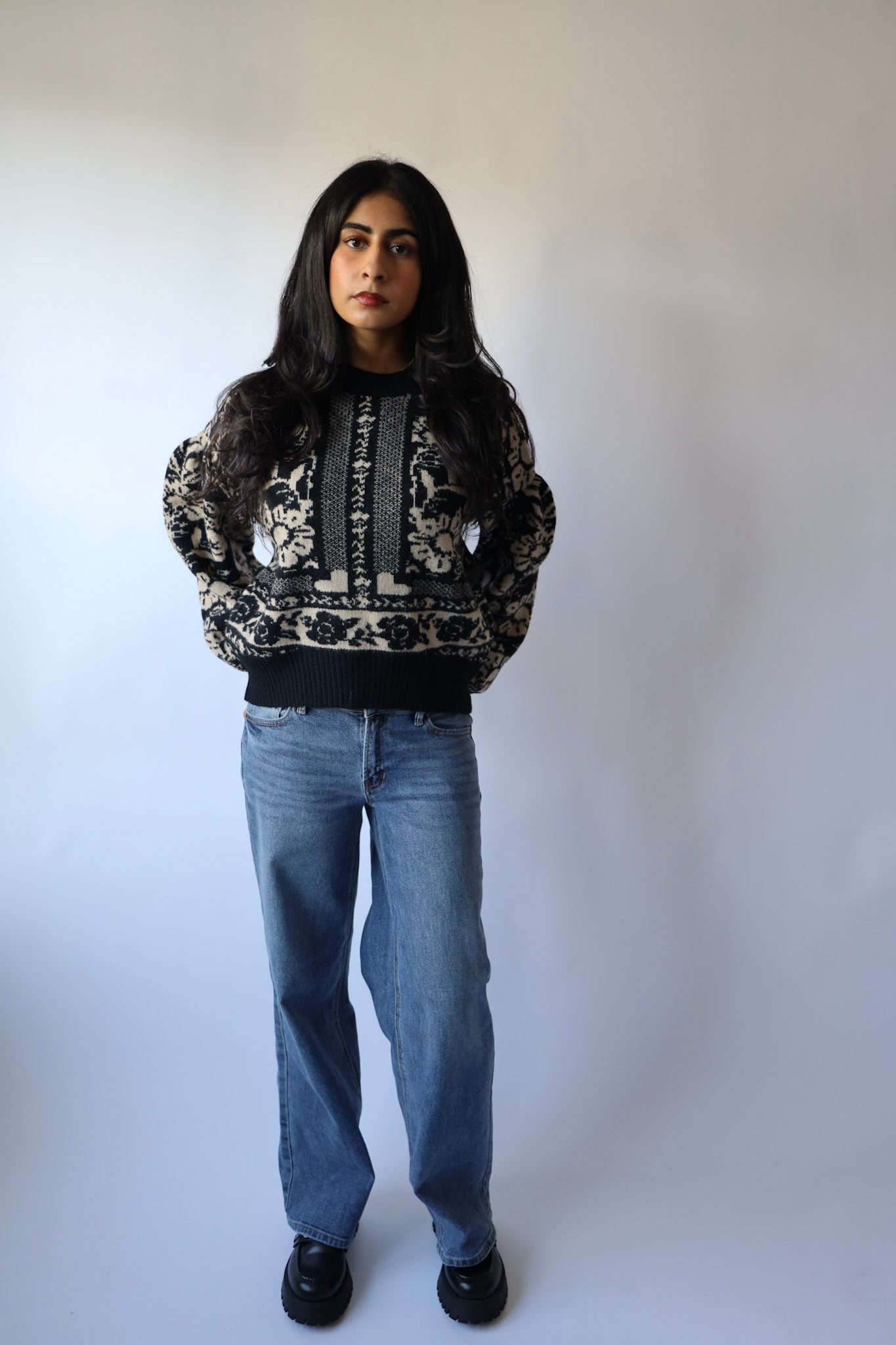 Vintage Flower Pattern Crew Neck Knit Sweater